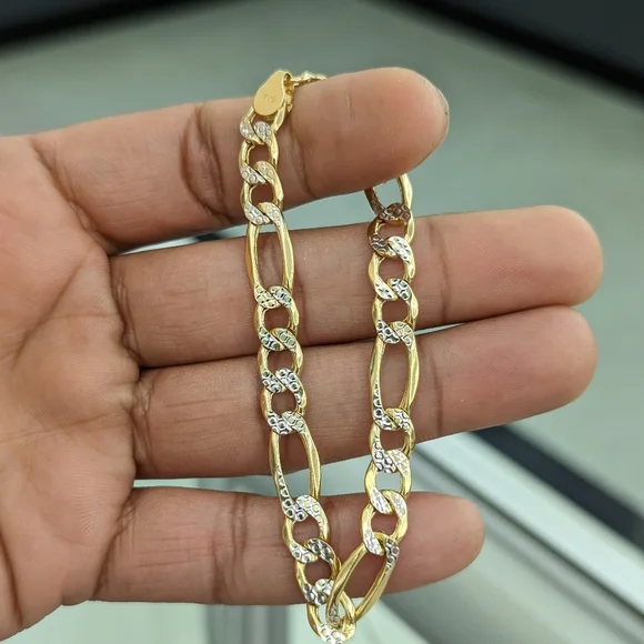 10kt Real Gold Figaro Diamond Cut Bracelet 8.1mm 8 Inch - Picture 6 of 11